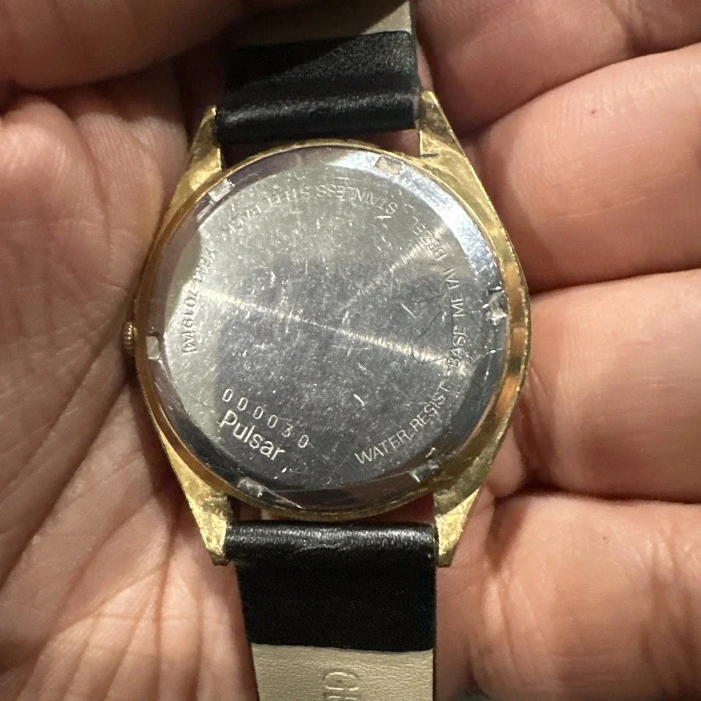 Working Vintage‎ PULSAR Gold Tone 36MM DAY Date Quartz Watch Black Leather Band